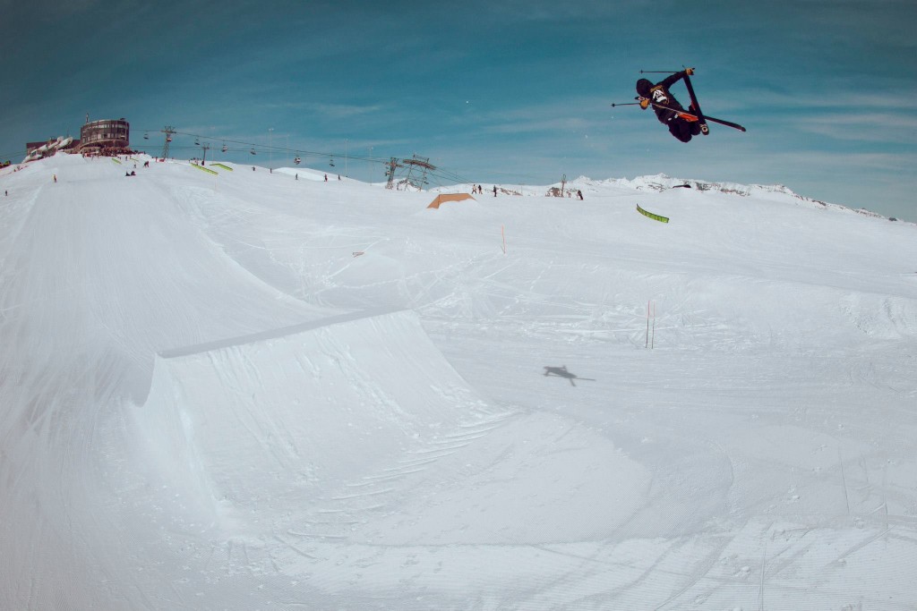 Horácův křižník o 900°, spot: Snowpark LAAX