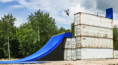 BMX masakr od Drewa Bezansona