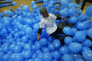 Skateboarding a 5001 balónků ve hře