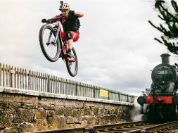 Danny MacAskill opět na menší projížďce :-)