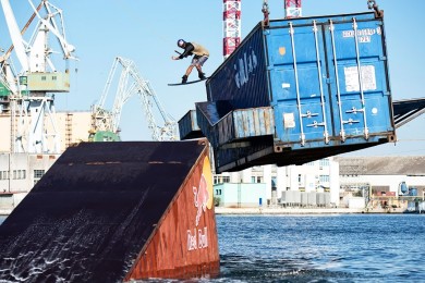 Wakeboarding za jeřábem aneb úlet jako svině