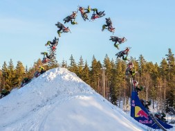 Double backflip na sněžném skútru?!