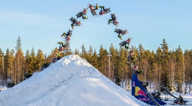 Double backflip na sněžném skútru?!