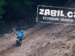 Motocross rider Marek Sukup a jeho bahňácký den na Vranově