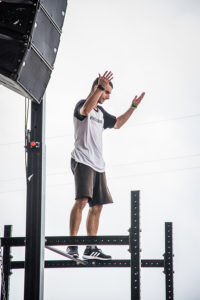 David Kašpárek hecuje davy.